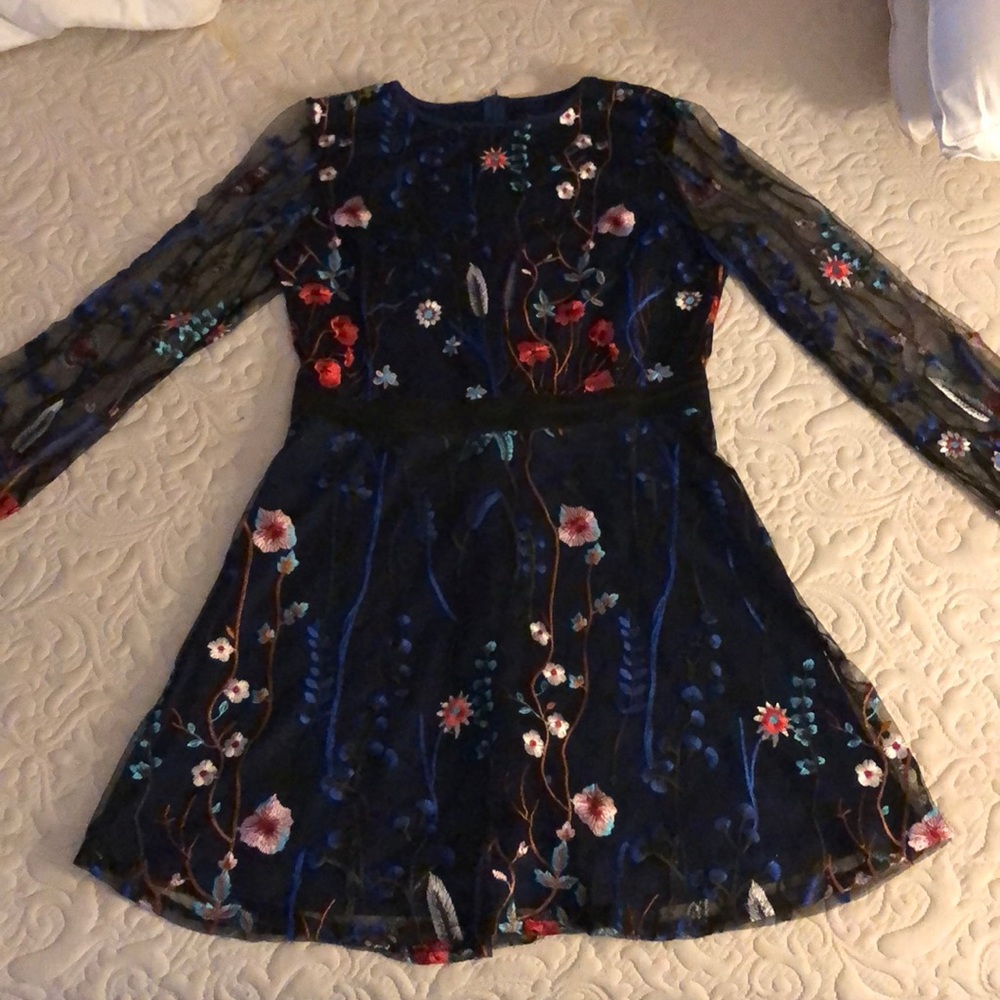 Mini embroidery dress